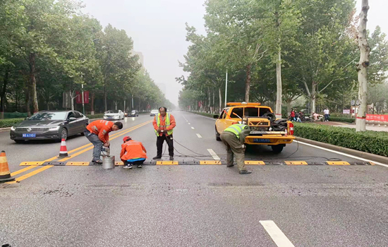 北京道路劃線,拆除清運,路基開挖,交通設(shè)施,北京軒溪谷商貿(mào)有限公司